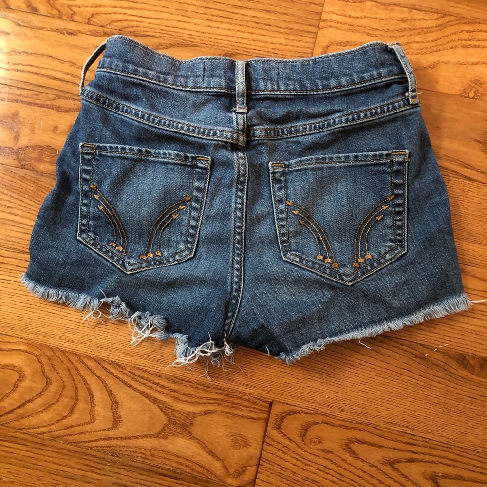 Hollister Cutoff High Rise Denim Shorts - Picture 2 of 2